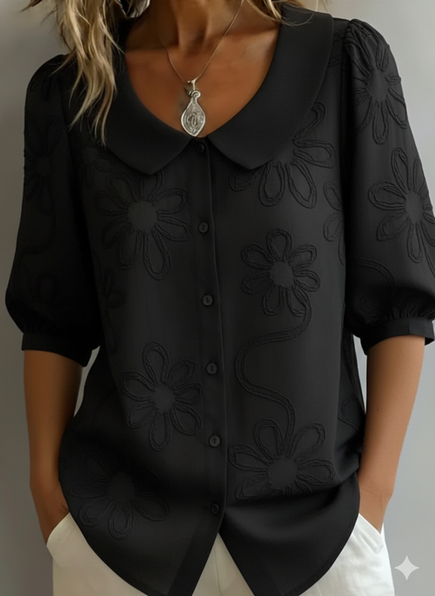 Kayleigh  | Camicetta floreale chiara: eleganza naturale